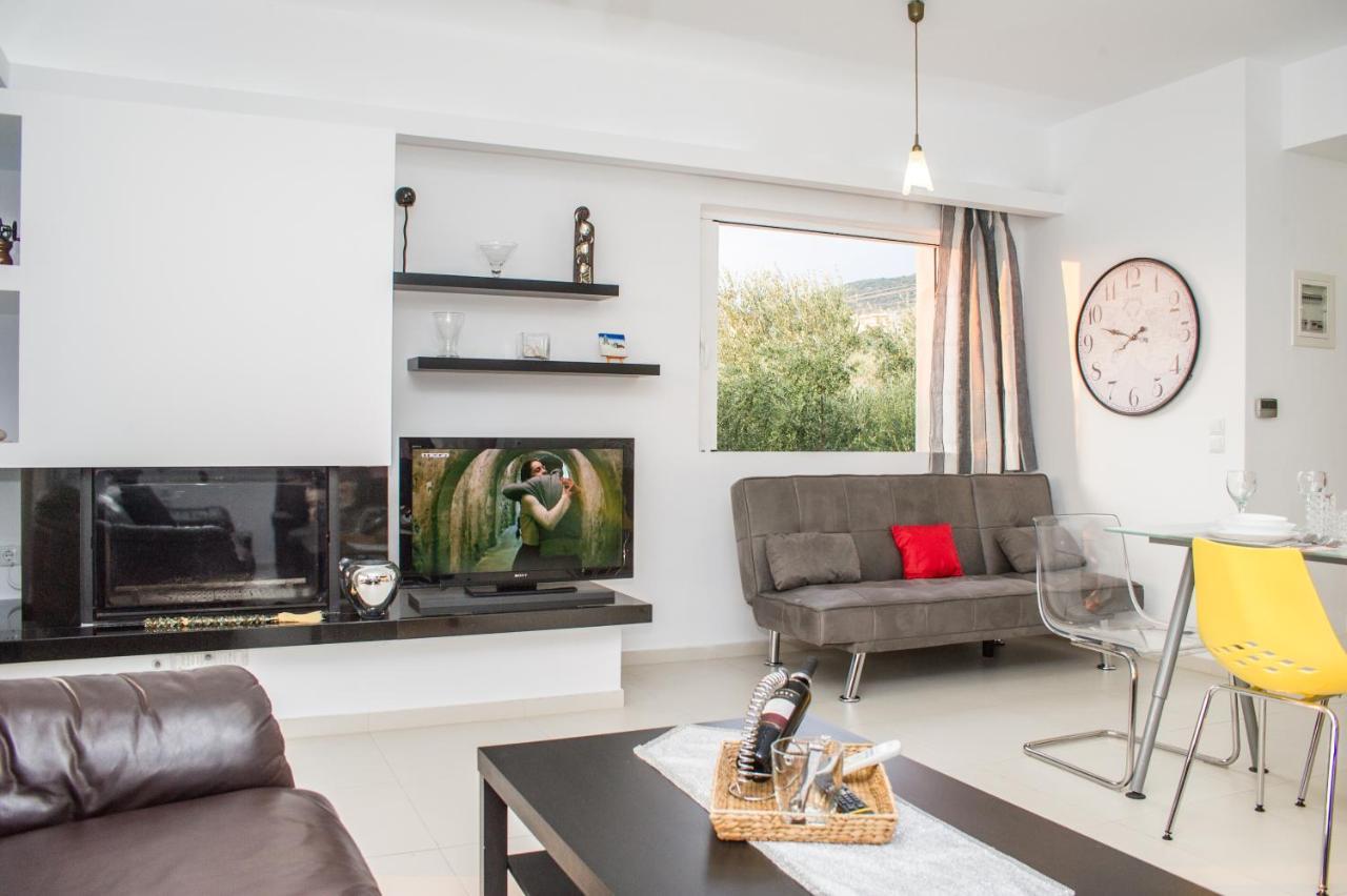 ורגה קלמטה Nina'S Villa, Cosy Seaview Retreat מראה חיצוני תמונה